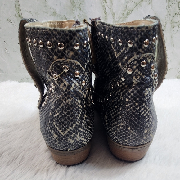 DINGO Stunning Leather Studded Boots - Picture 5 of 16